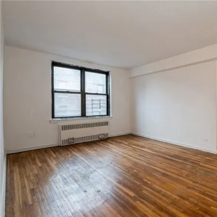 Image 5 - 113-15 34th Avenue, New York, NY 11368, USA - Apartment for sale