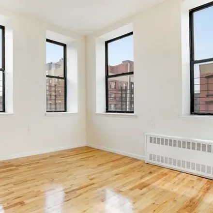 Image 1 - 597 Grand Avenue, New York, NY 11238, USA - House for rent