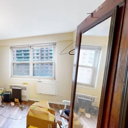 Image 7 - 440-448 Neptune Avenue, New York, NY 11235, USA - Apartment for sale