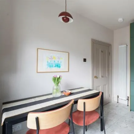 Image 5 - Eagle Mansions, Salcombe Road, London, N16 8AX, United Kingdom - Apartment for sale
