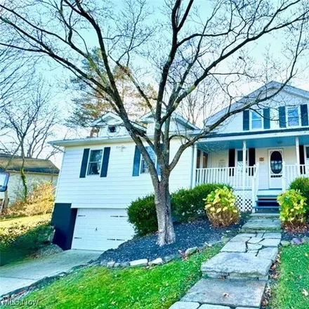 Buy this 4 bed house on 239 North Cleveland Street in Chagrin Falls, Cuyahoga County
