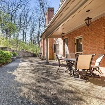 Image 8 - 1130 Crater Hill Drive, Forest Hills, Davidson County, TN 37215, USA - House for sale