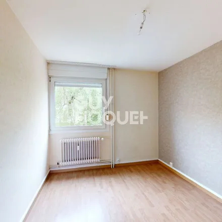 Rent this 3 bed apartment on Lycée polyvalent Jean-Victor Poncelet - Lycée des métiers du tertiaire in Rue des Anglais, 57500 Saint-Avold