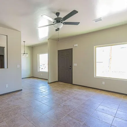 Image 4 - 11472 Van Nuys Drive, Roseville Colonia, Socorro, TX 79927, USA - House for sale