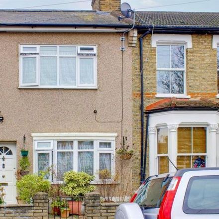 Rent this 3 bed house on Cheddington Road in London, N18 1NJ