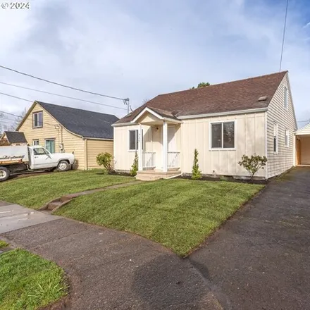 Buy this 3 bed house on Northeast 13th Street in McMinnville, OR 97128