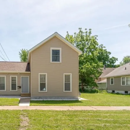 Buy this 4 bed house on 763 West 7th Street in Waterloo, IA 50702