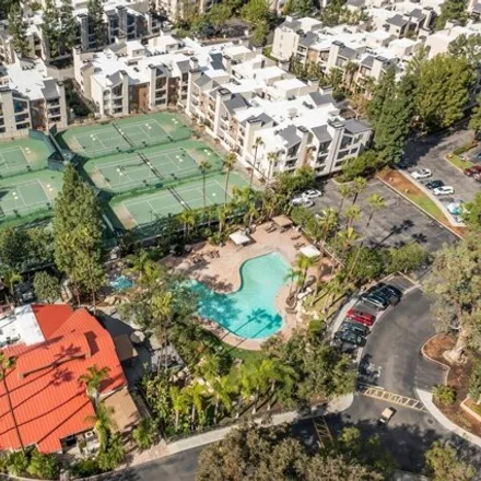 Image 1 - 5500 Owensmouth Ave Apt 331, Woodland Hills, California, 91367 - Apartment for rent