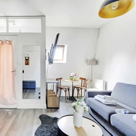 Rent this 1 bed apartment on 9 Avenue Raymond Poincaré in 75116 Paris, France