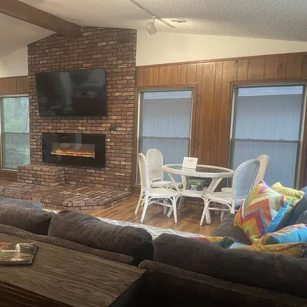 Rent this 3 bed house on Heber Springs in AR, 72543