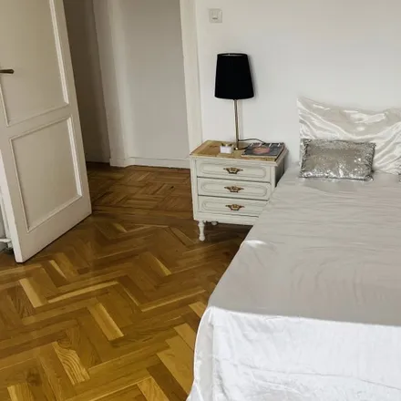 Rent this 3 bed room on Castellana in Plaza de Castilla, 28046 Madrid