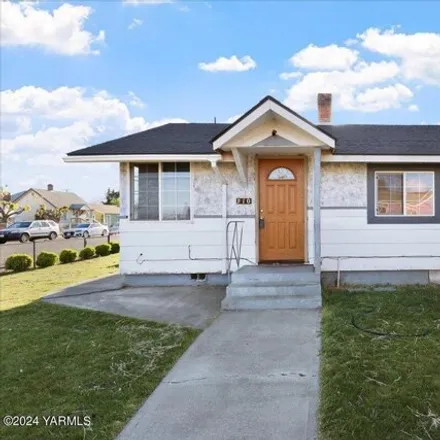 Buy this 2 bed house on 520 West 4th Street in Wapato, WA 98951