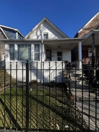 Image 1 - 837 North Saint Louis Avenue, Chicago, IL 60624, USA - House for sale