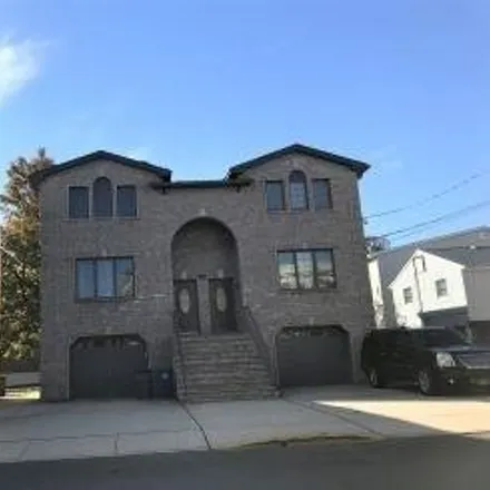 Rent this 3 bed townhouse on Front Street at First Street in Front Street, North End Business District