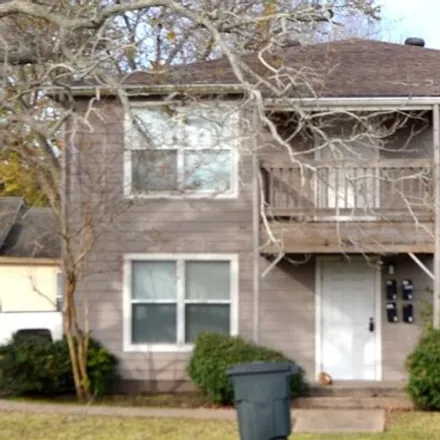 Rent this 1 bed apartment on 286 East Pecan Lane in Clute, TX 77531