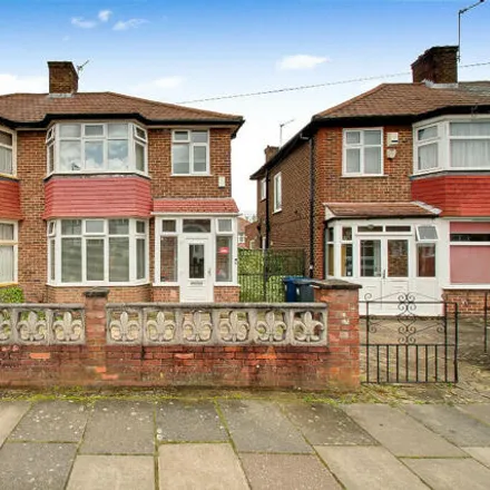 Buy this 3 bed duplex on 21 Oakwood Crescent in London, UB6 0RF