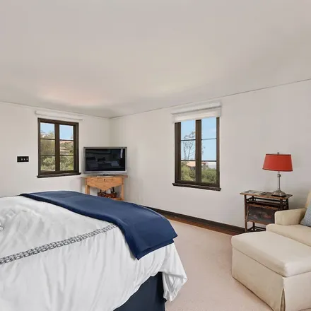 Rent this 3 bed house on Santa Barbara