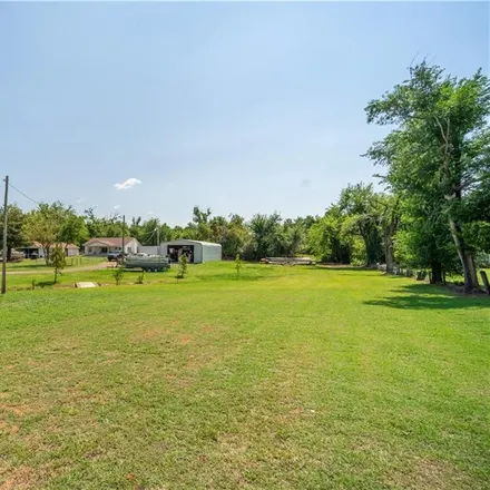 Image 2 - 10596 East Reno Avenue, Midwest City, OK 73130, USA - House for sale