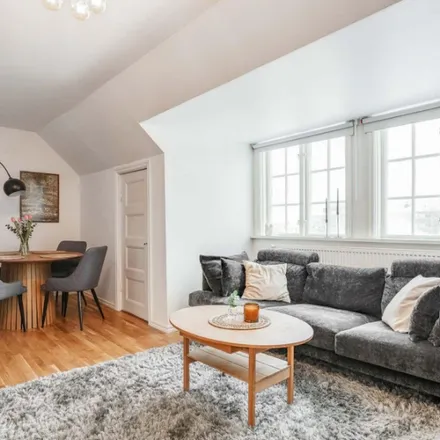 Rent this 3 bed apartment on Falckens väg in 302 33 Halmstad, Sweden