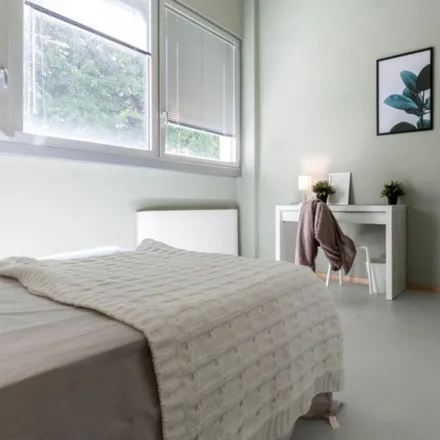 Rent this 4 bed room on Via Binda - Via Ettore Ponti in Via Ambrogio Binda, 20143 Milan MI