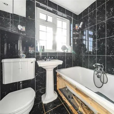 Image 7 - 279 Days Lane, London, DA15 8PQ, United Kingdom - Duplex for sale