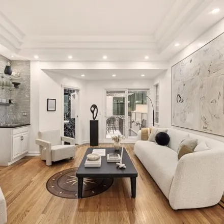 Image 3 - 132 East 36th Street, New York, NY 10016, USA - Townhouse for sale