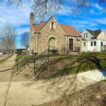 Buy this 3 bed house on 1601 North Washburn Avenue in Minneapolis, MN 55411