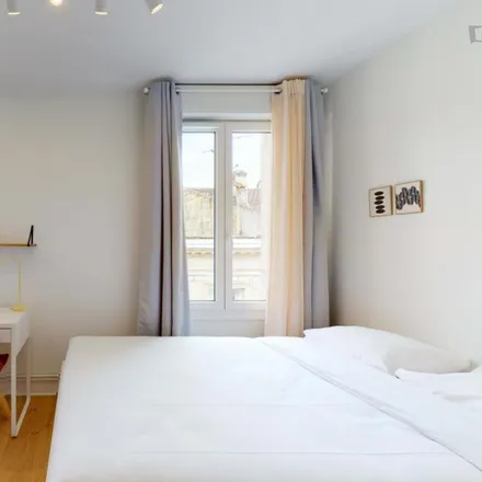 Rent this 12 bed room on 54 Rue Turenne in 33000 Bordeaux, France