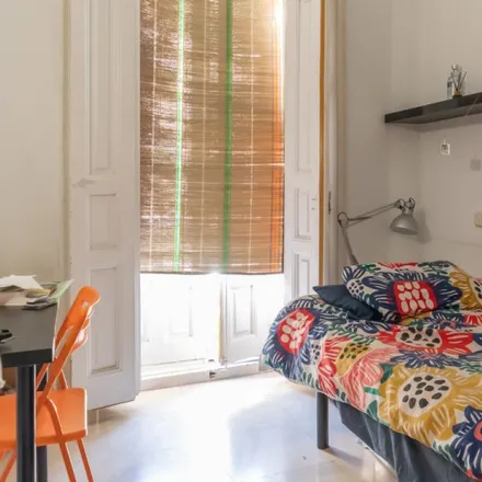 Rent this 6 bed room on Madrid in Elite Home, Calle de Guzmán el Bueno