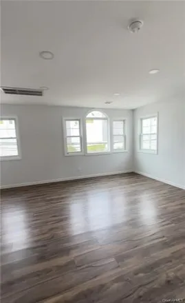 Rent this 3 bed house on 2470 Wenner Place in New York, NY 10465