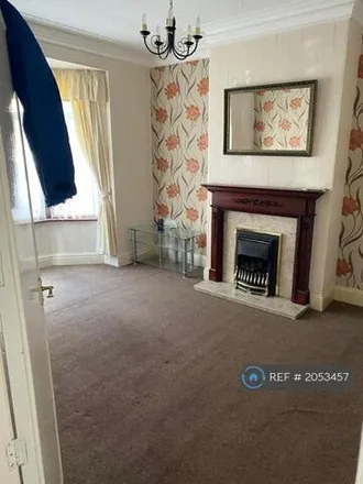 Image 5 - Toll End Rd / Cupfields Avenue, Toll End Road, Wednesbury, DY4 0HD, United Kingdom - Townhouse for rent
