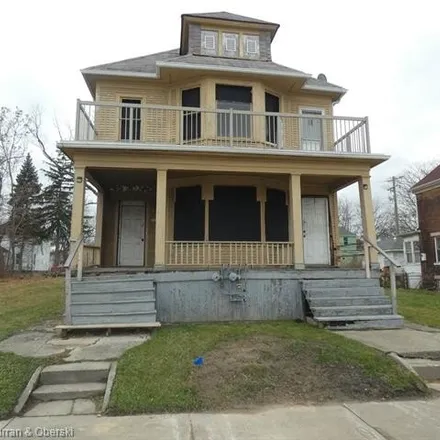 Buy this 5 bed house on 3023 Baldwin Street in Detroit, MI 48214