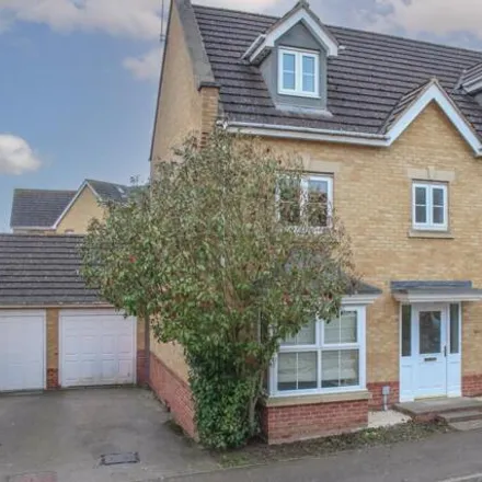 Buy this 5 bed house on Ridgeley Drive in Leighton Buzzard, LU7 4UR