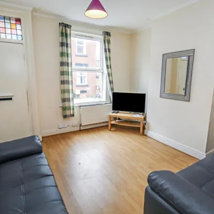 Rent this 3 bed townhouse on Thornville Court in Beamsley Mount, Leeds