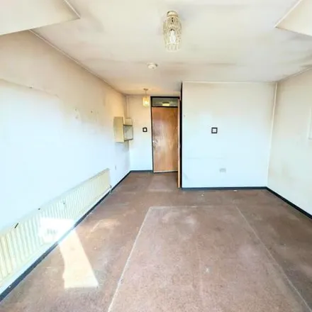 Image 3 - Wycliffe End, Aylesbury, HP19 7XB, United Kingdom - Apartment for sale