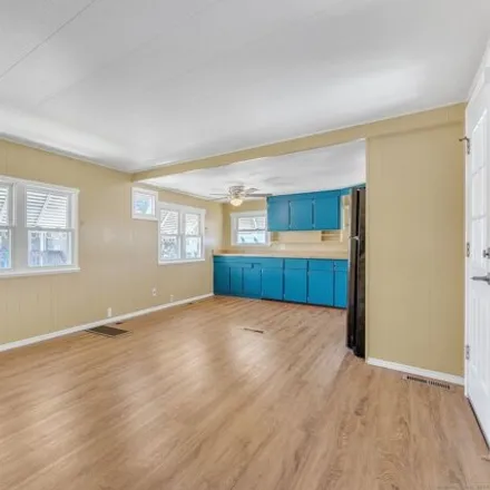 Image 9 - 12 Narragansett Rd, East Hartford, Connecticut, 06118 - Apartment for sale