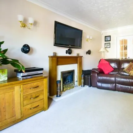 Image 4 - Gullick Way, Chasetown, WS7 1FH, United Kingdom - House for sale