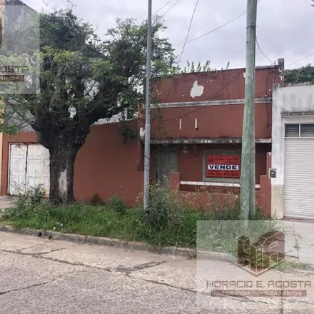 Buy this 2 bed house on Pasaje 125 - Castro 1898 in Villa Ayacucho, B1676 AFF Villa Lynch