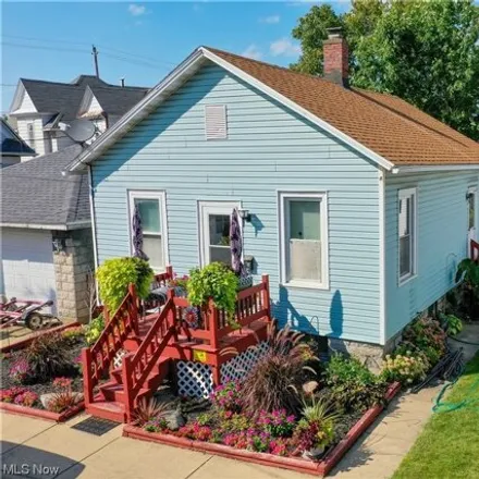 Buy this 3 bed house on 205 Townsend Street in Sandusky, OH 44870