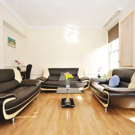 Rent this 4 bed apartment on Sherwood Court in Bryanston Place, London