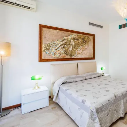 Rent this 4 bed room on Via Leo Longanesi in 20139 Milan MI, Italy