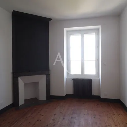 Rent this 5 bed apartment on 23 Grand Rue in 49610 Les Garennes-sur-Loire, France