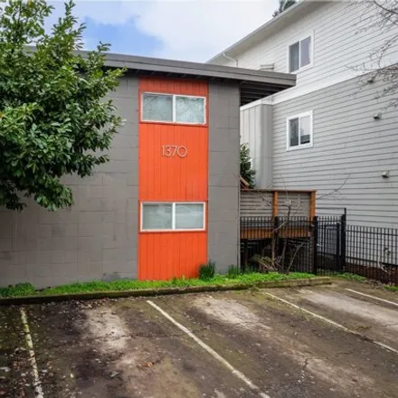 Buy this 1studio house on 1351 High Alley in Eugene, OR 97401