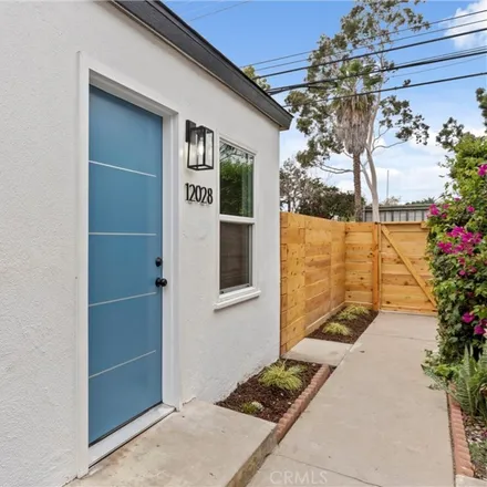 Image 3 - United Oil, 12000 Culver Boulevard, Los Angeles, CA 90066, USA - Duplex for sale