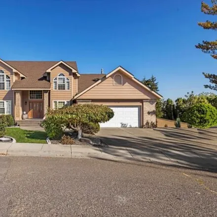 Buy this 5 bed house on 100 Kentwood Court in Richland, WA 99352