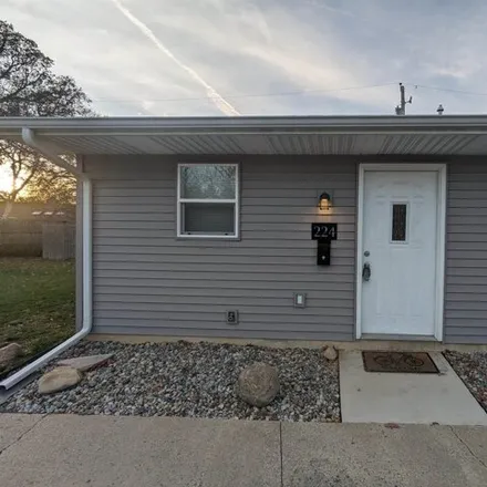 Rent this 2 bed house on 210 Grove Street in Fort Wayne, IN 46805
