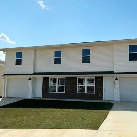 Buy this studio duplex on 321 North Nature Lane in Farmington, AR 72730