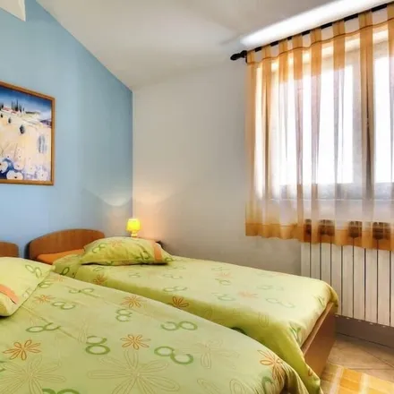 Rent this 2 bed apartment on 52475 Zambratija - Zambrattia