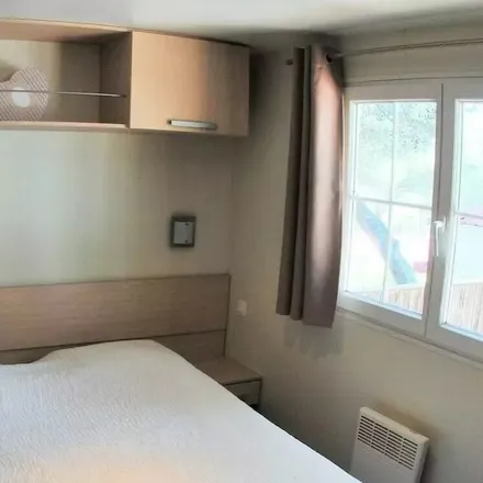 Rent this 2 bed house on 34120 Castelnau-de-Guers