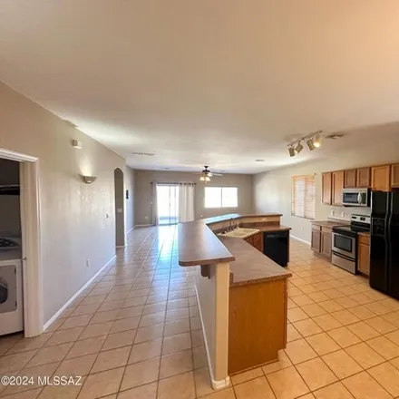 Image 4 - 12898 East Red Iron Trail, Pima County, AZ 85641, USA - House for rent